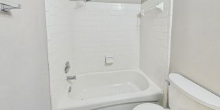 Single-family home in Kennesaw, GA near KSU, Town Center and Woodstock. Gallery 40