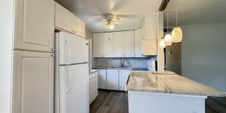 220 Seville J Gallery 1
