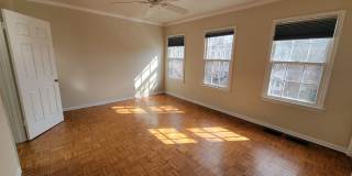 Spacious and Bright 2-level 1 BR in Adams Morgan Gallery 12