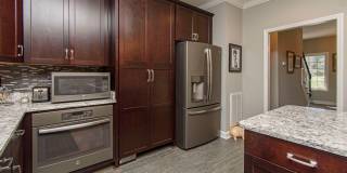 Spacious Home with Hot Tub, Fenced Yard and Solar Power Gallery 25