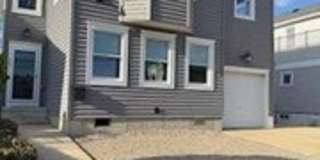 733 E Walnut Street Gallery 22