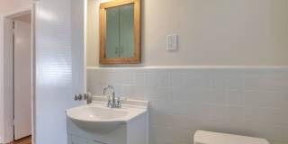 Room in 4 Bedroom Home at Santa Monica Dr Gallery 22