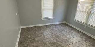 Fully Renovated 2/1 Single Family House Available for Immediate Rent! Gallery 14