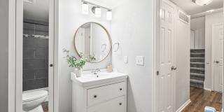 Spacious 3 Bedroom Townhouse-Style Condo Near Buckley SFB Gallery 15