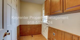 Beautiful 2bed/2bath Duplex!! Gallery 12