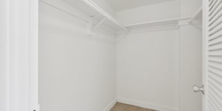 Grand Island Square - 3 Miles to Aventura Mall Gallery 85