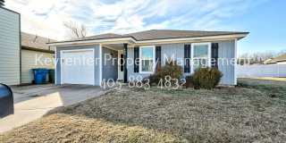 * * * $250 Move-in Special * * * 3 Bed, 2 Bath Home Near UCO and Hafer Park * * * $250 Move-in Special * * * Gallery 4