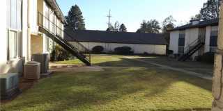 3 bed upstairs condo in Norman, community pool and plenty of parking! Gallery 16