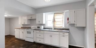 Charming 2BR Duplex in Salem Gallery 5