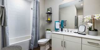 Jade at North Hyde Park Gallery 40