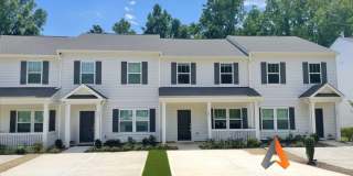 Beautiful END UNIT 3 Bedroom Townhome Near I-85 – AVAILABLE 09/23/2026 Gallery 1
