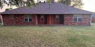 Available August 1st! 3-Bedroom, 2-Bathroom Home in East Rogers Gallery 3