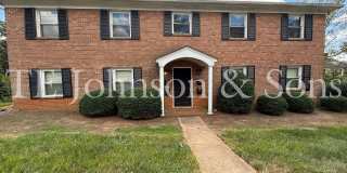 Modern 2 Bedroom Apartment with Water Included on Forsyth St Gallery 1