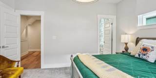 2242 Electric Lane Gallery 28