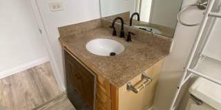 Convenient 1 Bedroom, 1 Bath, 1 Parking  Near Waikiki Gallery 6