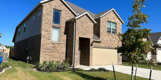 4/2.5/2 with Large Game Room / Near Gruene/ Fridge Included / Covered Back Patio / CISD 4/2.5/2 with Large Game Room / Near Gruene/ Fridge Included / Covered Back Patio / CISD Gallery 1