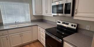 Updated 2 Bedroom 2 Bathroom Brush Creek Villa Condo with A/C Gallery 4