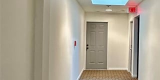 229 N Poplar Street Gallery 5