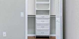 2119 Shadow View Circle Gallery 26