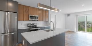 Graduate Pointe Gallery 20