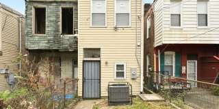2546 West Baltimore Street Gallery 16