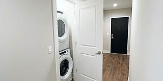 3833 N Broadway Gallery 284