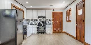 **COMING SOON FOR JUNE 2026 MOVE IN!** 3 BED/2 BATH DUPLEX - CLOSE TO CAMPUS! Gallery 33