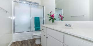 Emerald West Apartments Gallery 26