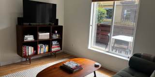 Ideal Duplex on NW Broadway with Parking Gallery 19