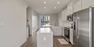 734 WATTS Street Gallery 8