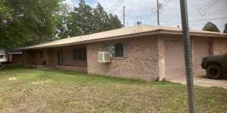 Spacious 3 bedroom, 2 bathroom Home. PET FRIENDLY! Gallery 1