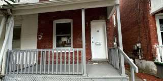 Nice 2 bedroom house big kitchen and yard Gallery 1