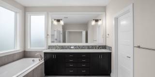 Beautiful 4 Bedroom + Office Home with Open Layout, Gourmet Kitchen & Large Entertainment Room Gallery 19