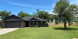 Fenced yard/Storage building/Close to college/Paved street Gallery 1