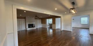 115 Adams Avenue Gallery 19