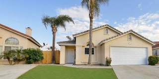 SW Bakersfield 3 bedroom/ 2 bathroom home Gallery 1