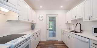 ***SEASONAL OR ANNUAL LUXURY RENTAL***POOL HOME***NAPLES TERRACE*** Gallery 8