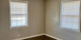 1807 Riverside Drive Gallery 8