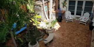 226 NE 1st Avenue unit: Key Lime Suite Gallery 31