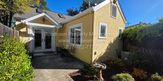 Cottage in the Heart of Downtown Sonoma ` 342 Church Street Gallery 1