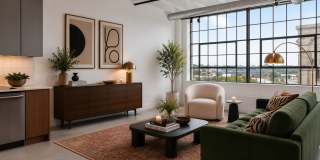 Cole Motor Gallery 3