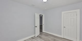 Exquisite Remodeled Retreat: 4 Bed, 1 Bath Gem in St. Petersburg Gallery 11