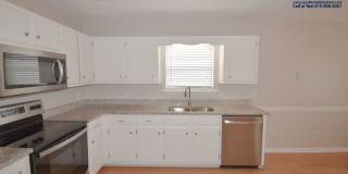 Adorable 3bd 2 ba home with washer/dryer included! Gallery 9
