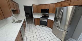 Gorgeous NW TownHouse - Sunset Ridge - Great Community Gallery 1