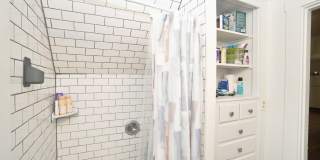 5 Bed/ 2 Bath on Fairview mins. from UC Campus Only $575/pp ($2,875/mo) + Free Wifi! AND a $250 sign on bonus!!! Gallery 14