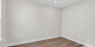 2507 LIGHT Street Gallery 38