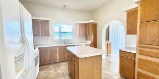 561 Janet Lane Gallery 10