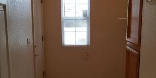VERY CUTE 3BD/2BTH SINGLE FAMILY IN NORTH LINCOLN Gallery 17