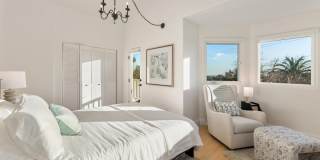 2570 Lillie Avenue Gallery 3