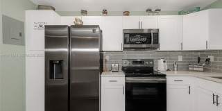 9811 N Hollybrook Lake Dr Gallery 12